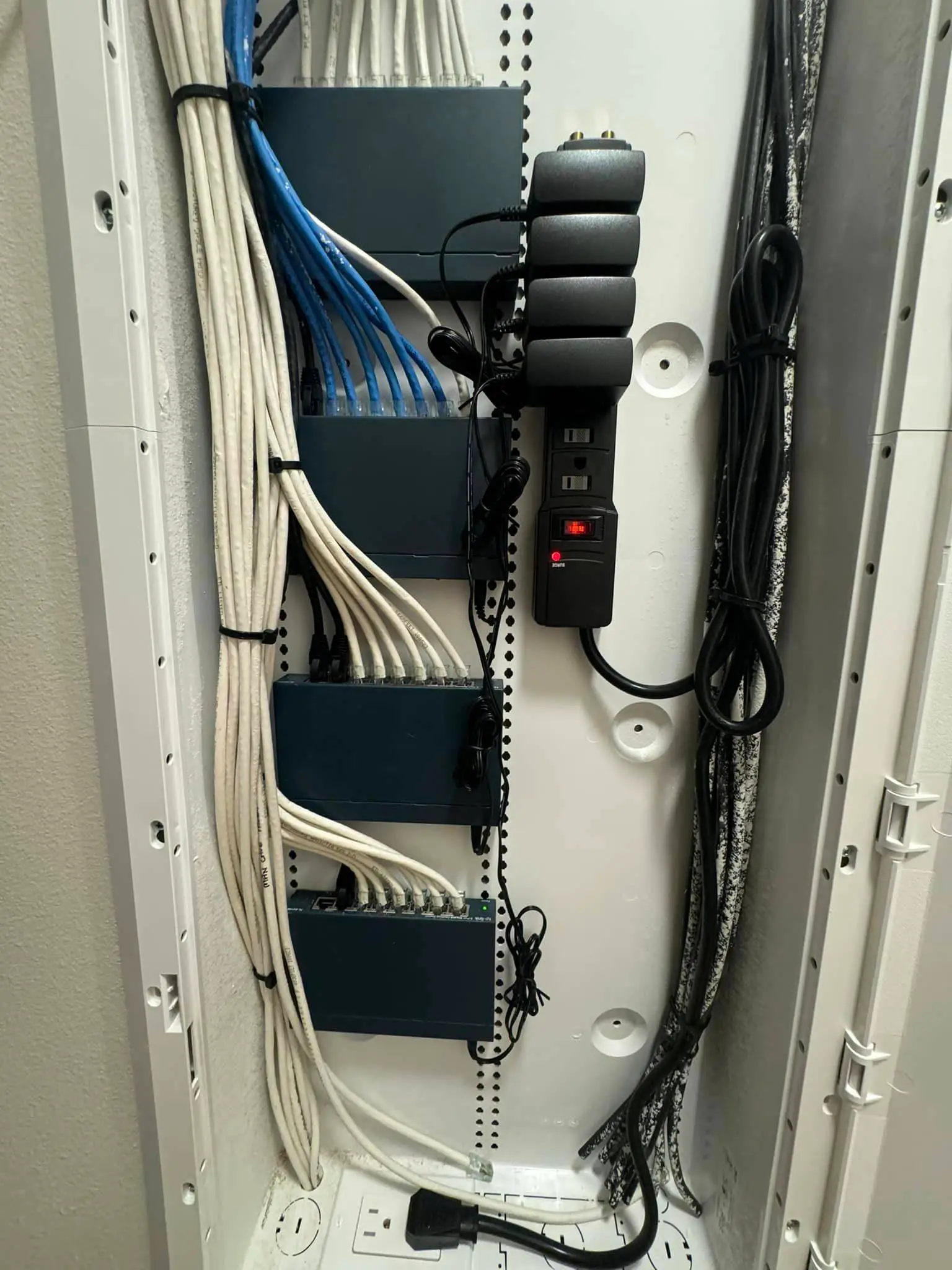 Commercial cameras, screen, or rack on the Westbank: interior tall photo, even light across the frame, photo 28.