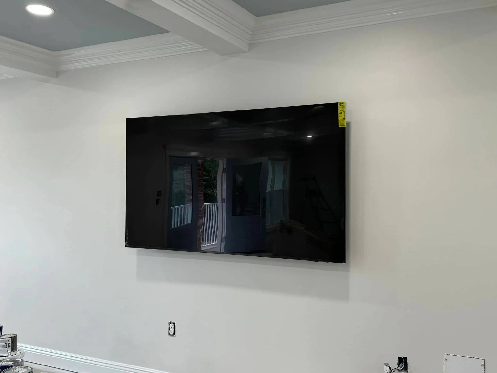 Home theater screen or rack on the Westbank: daylight wide photo, brighter toward the bottom.